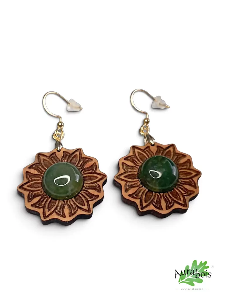 Boucles d'oreilles "Flora" en hêtre huilé avec agate d'Inde verte