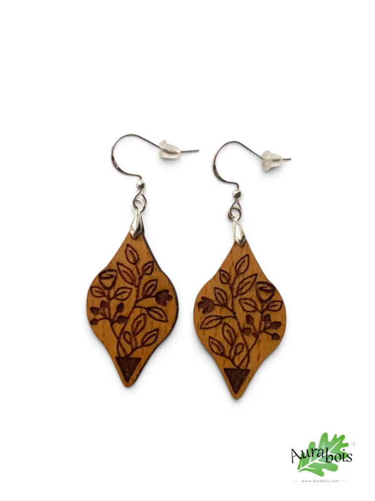 Boucles d'oreilles Rose en hêtre huilé avec gravure laser