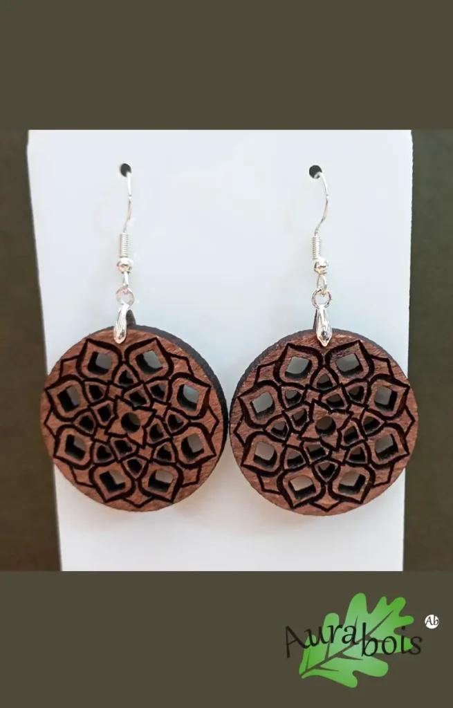 Boucles d'oreilles Mandala en orme huilé brou de noix