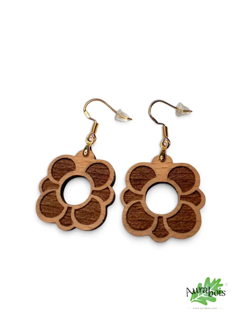 Boucles d'oreilles Fleur en hêtre massif gravé au laser