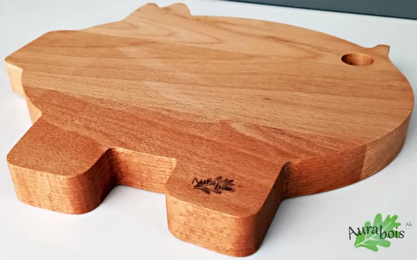 Planche à découper en bois de hêtre en forme de cochon. Dimension 32x30x3cm