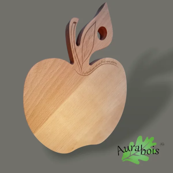Planche à découper pour fruits et légume en bois de hêtre. Forme en pomme original avec gravue laser "le bonheur est un fruits sans pépins" fabrication artisanal.