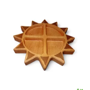 Assiette apéro en bois de hêtre en forme de soleil avec quatre compartiments gravés – artisanat français