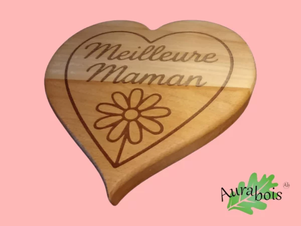 Dessous de plat en bois de hêtre gravé en forme de cœur – Cadeau personnalisé fête des mères